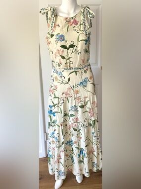NWT Camila Coelho Women's beautiful linen skirt suit.Vacation/summer .